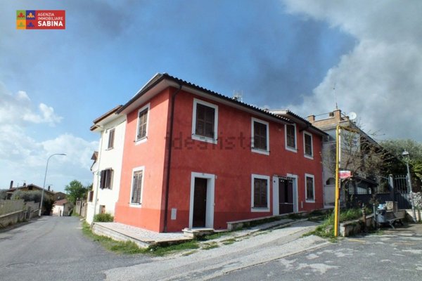 appartamento in vendita a Poggio Mirteto in zona San Luigi
