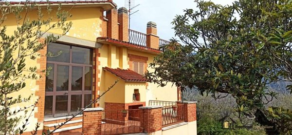 casa indipendente in vendita a Poggio Mirteto