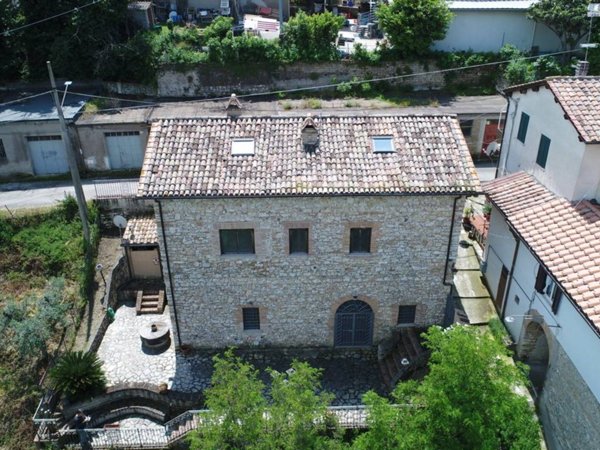 casa indipendente in vendita a Poggio Mirteto in zona Castel San Pietro