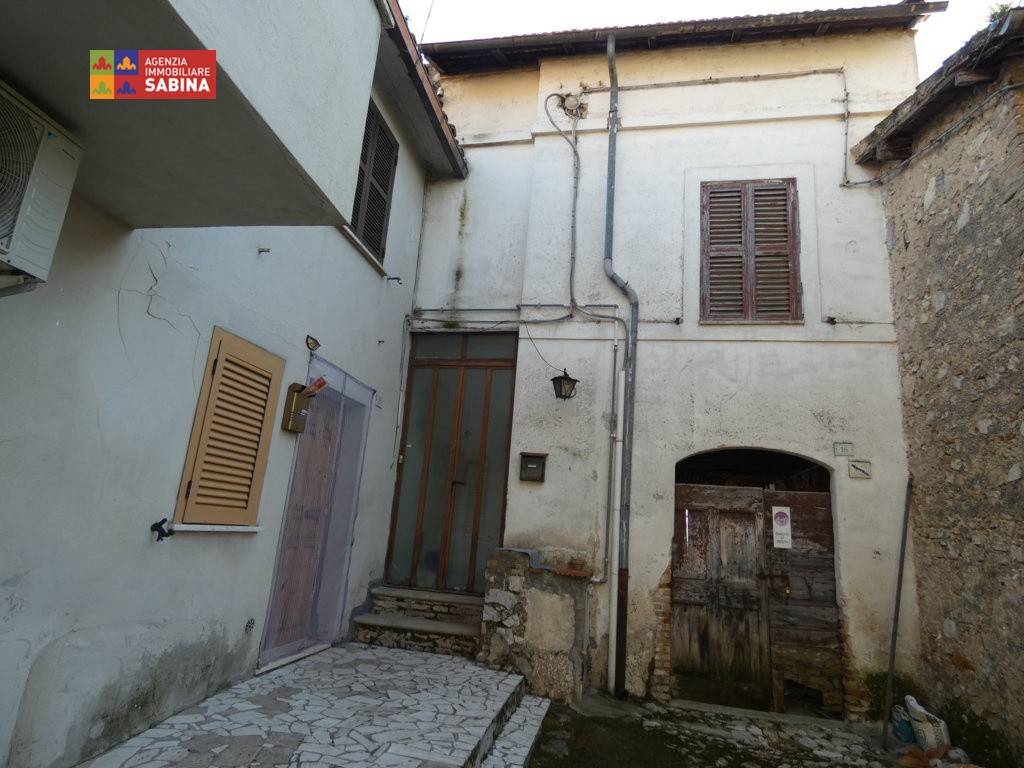 appartamento in vendita a Poggio Mirteto in zona San Valentino