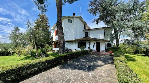 casa indipendente in vendita a Poggio Mirteto