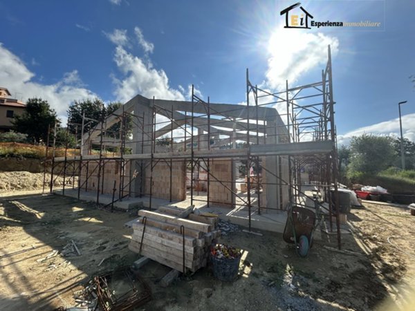 casa indipendente in vendita a Poggio Mirteto