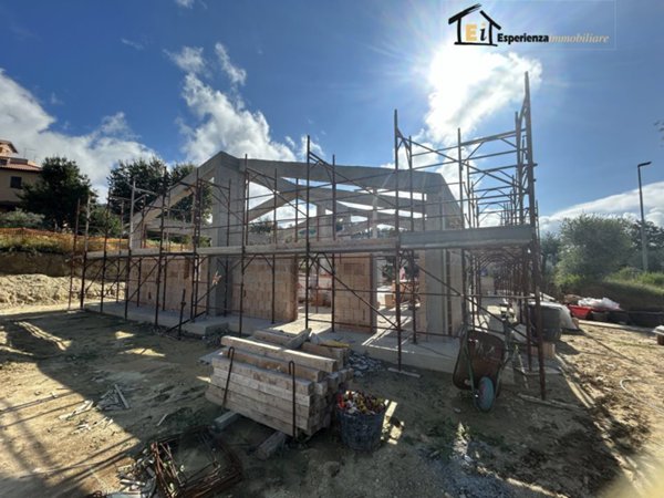 casa indipendente in vendita a Poggio Mirteto in zona San Valentino