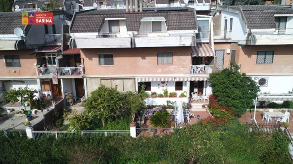 casa indipendente in vendita a Poggio Mirteto in zona Poggio Mirteto Scalo