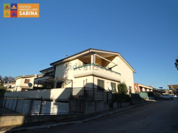 appartamento in vendita a Poggio Mirteto in zona Poggio Mirteto Scalo