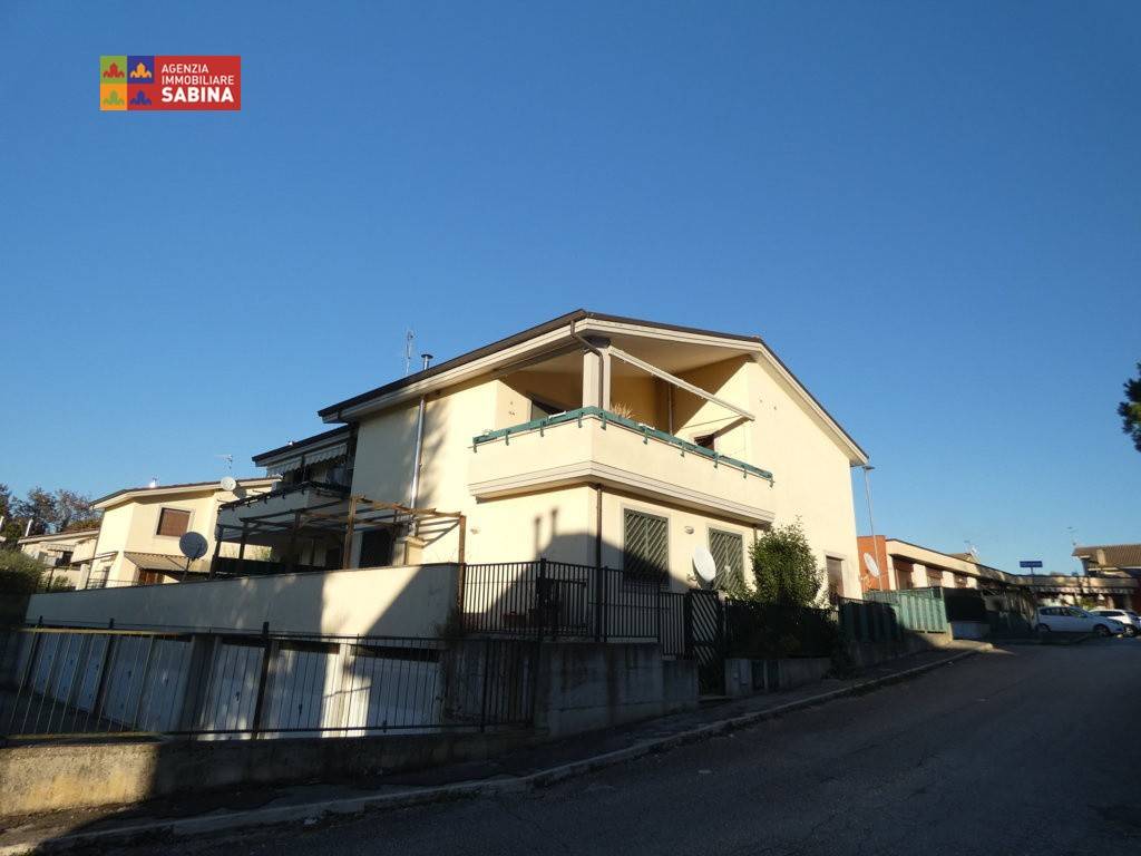 appartamento in vendita a Poggio Mirteto in zona Poggio Mirteto Scalo