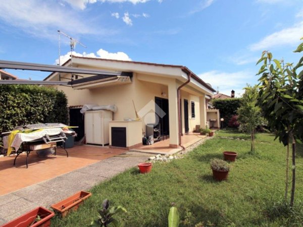 casa indipendente in vendita a Poggio Mirteto