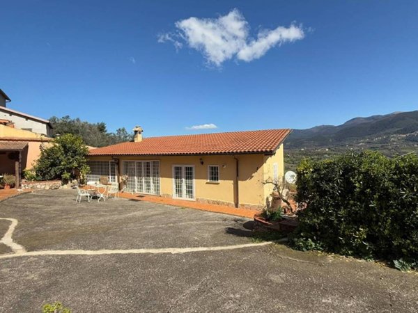 casa indipendente in vendita a Poggio Mirteto in zona San Luigi