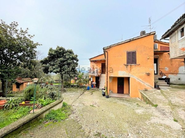 casa semindipendente in vendita a Poggio Mirteto in zona San Luigi