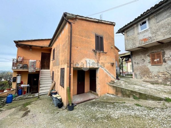 casa semindipendente in vendita a Poggio Mirteto in zona San Luigi