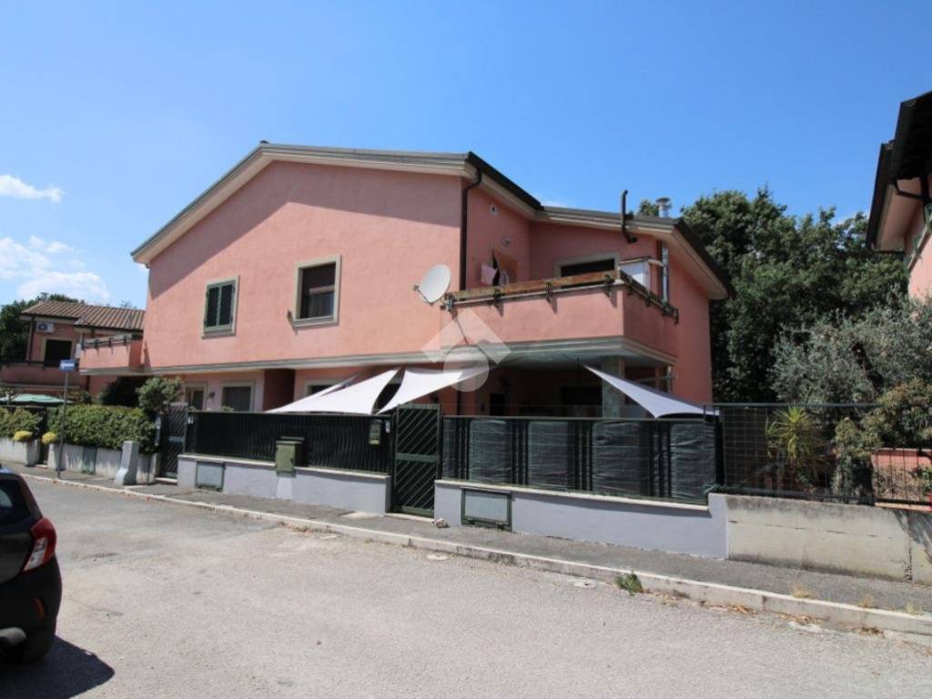 appartamento in vendita a Poggio Mirteto in zona Poggio Mirteto Scalo