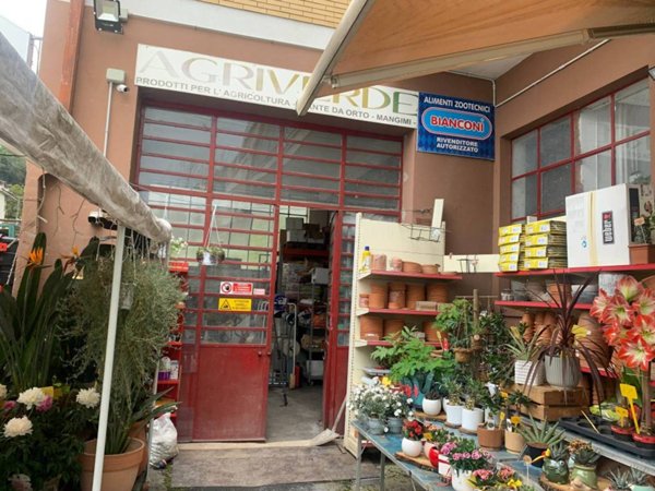 negozio in vendita a Poggio Mirteto