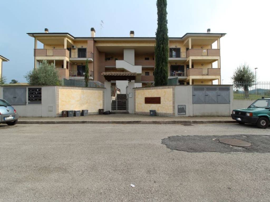 appartamento in vendita a Poggio Mirteto in zona Poggio Mirteto Scalo