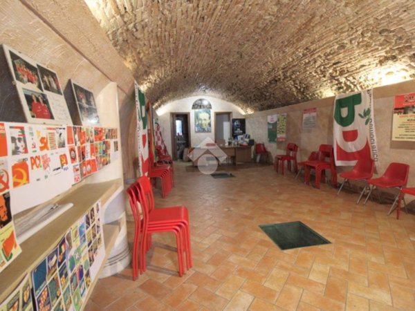 locale commerciale in vendita a Poggio Mirteto