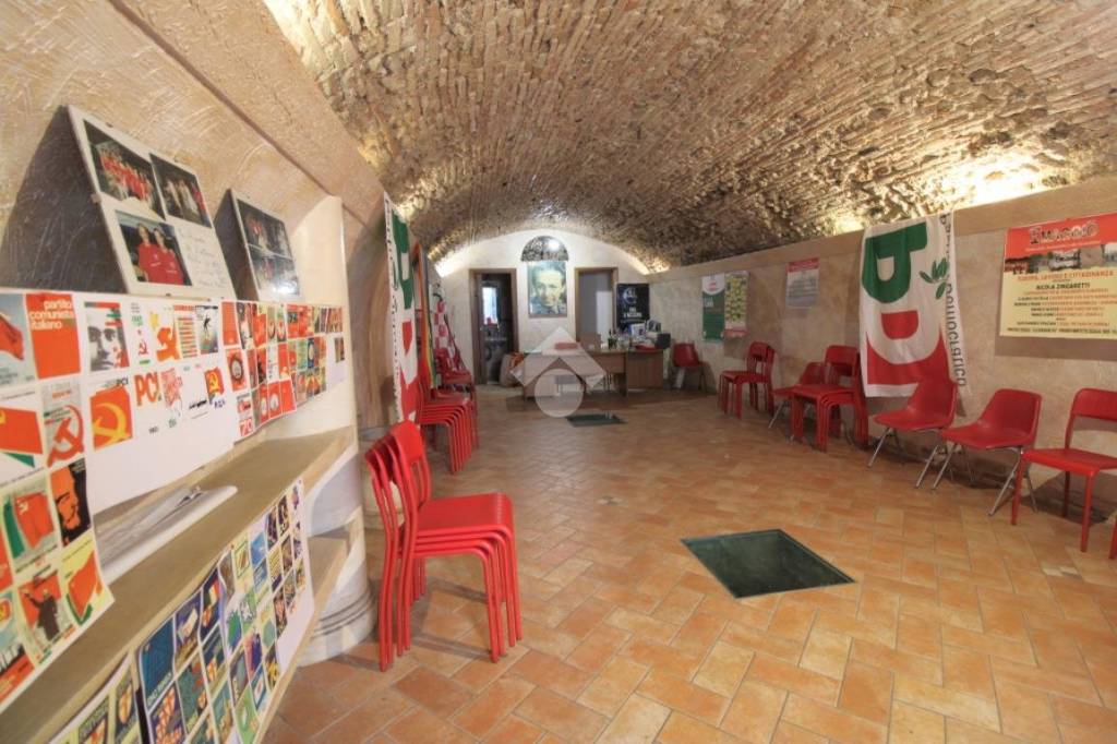 locale commerciale in vendita a Poggio Mirteto