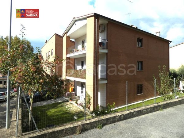 appartamento in vendita a Poggio Mirteto in zona Poggio Mirteto Scalo