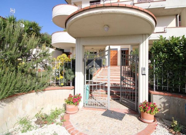 appartamento in vendita a Poggio Mirteto in zona Castel San Pietro