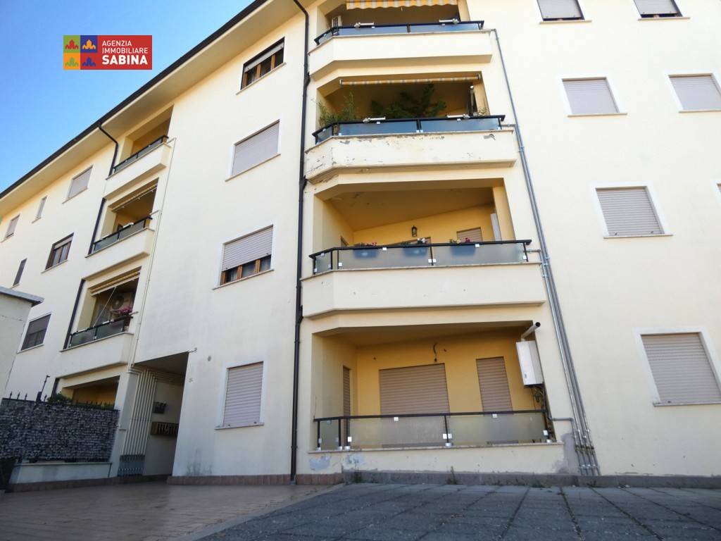 appartamento in vendita a Poggio Mirteto in zona San Valentino