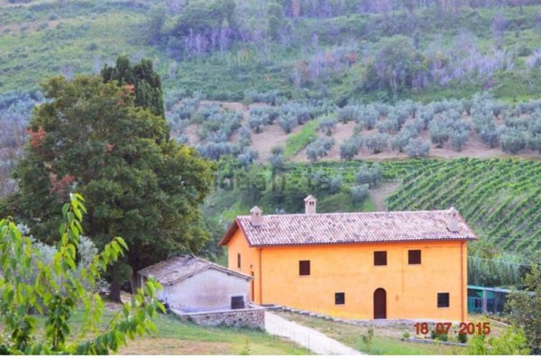 appartamento in vendita a Poggio Mirteto in zona Castel San Pietro