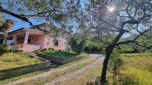 casa indipendente in vendita a Poggio Mirteto in zona San Valentino