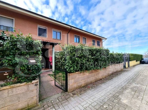 appartamento in vendita a Poggio Mirteto in zona San Valentino