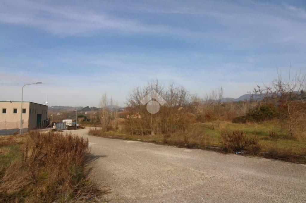 terreno agricolo in vendita a Poggio Mirteto in zona Poggio Mirteto Scalo