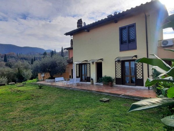 casa indipendente in vendita a Poggio Mirteto