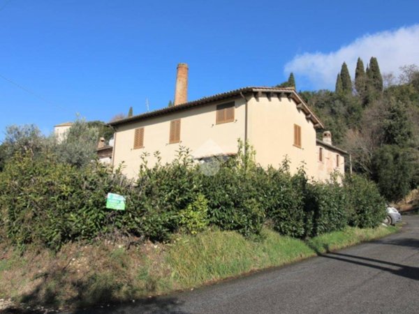 casa indipendente in vendita a Poggio Mirteto in zona Castel San Pietro