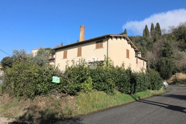 casa indipendente in vendita a Poggio Mirteto in zona Castel San Pietro