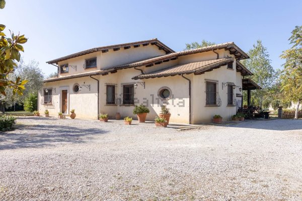 casa indipendente in vendita a Poggio Mirteto