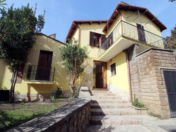 casa indipendente in vendita a Poggio Mirteto