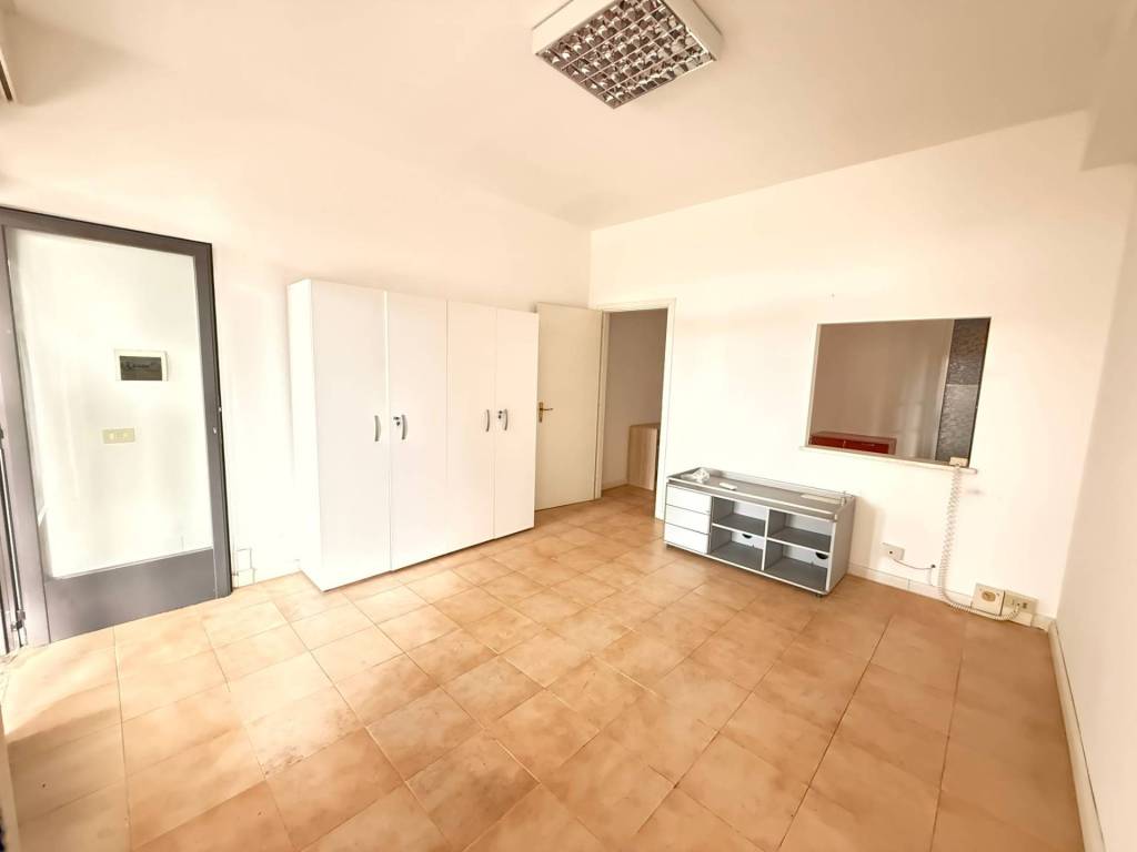 negozio in vendita a Poggio Mirteto