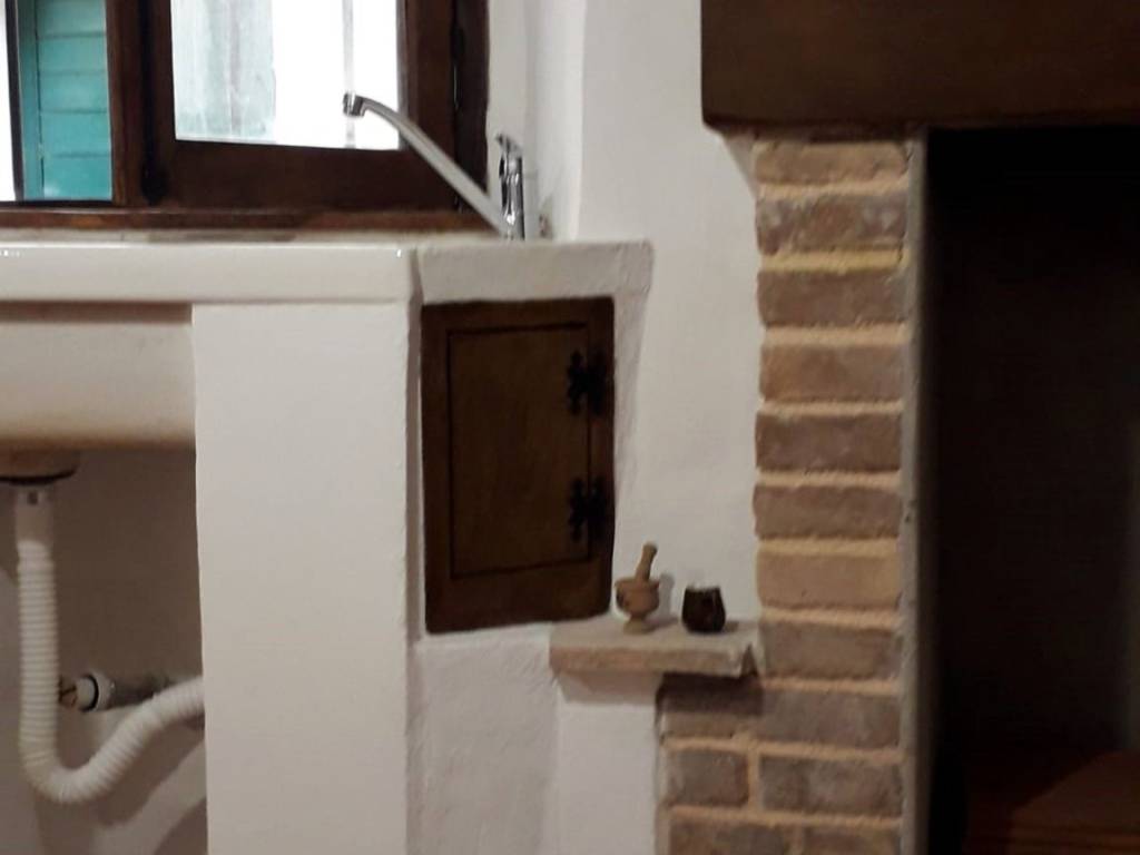 appartamento in vendita a Poggio Mirteto in zona Castel San Pietro