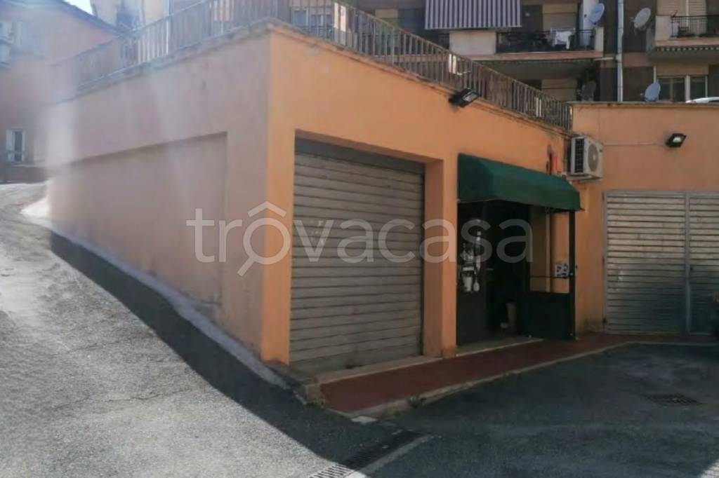 negozio in vendita a Poggio Mirteto