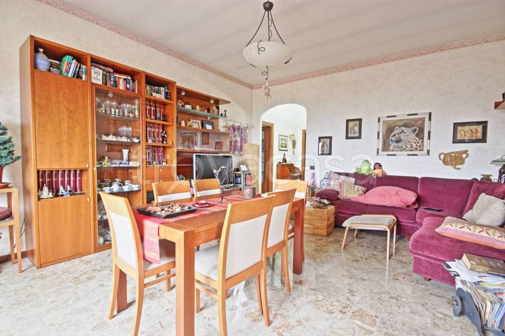 appartamento in vendita a Poggio Mirteto in zona San Valentino