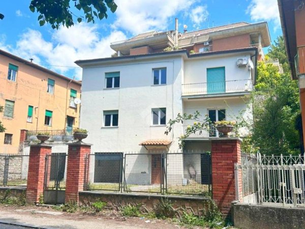 casa indipendente in vendita a Poggio Mirteto