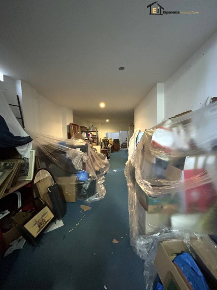 locale di sgombero in vendita a Poggio Mirteto