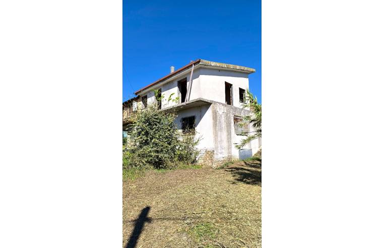 casa indipendente in vendita a Poggio Mirteto in zona Poggio Mirteto Scalo