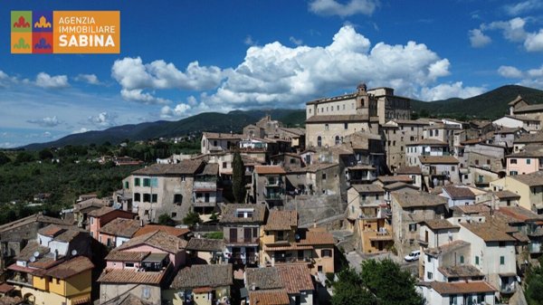 appartamento in vendita a Poggio Mirteto in zona San Valentino
