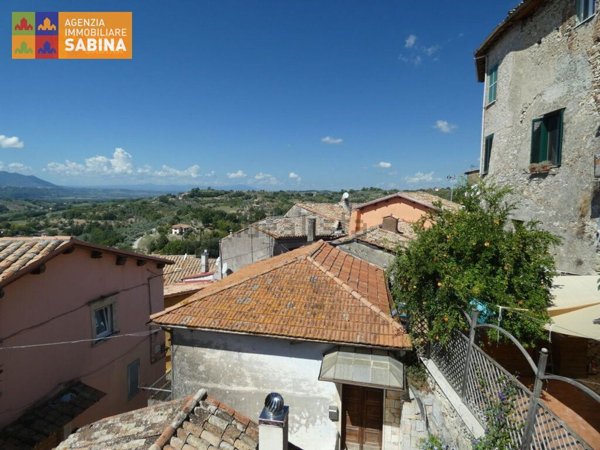 appartamento in vendita a Poggio Mirteto in zona San Valentino