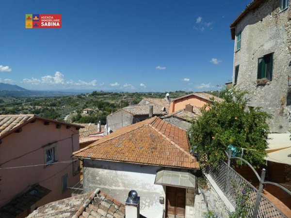 appartamento in vendita a Poggio Mirteto in zona San Valentino