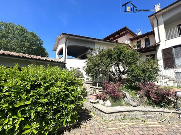 casa indipendente in vendita a Poggio Mirteto in zona San Valentino