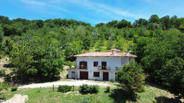 casa indipendente in vendita a Poggio Mirteto in zona Poggio Mirteto Scalo