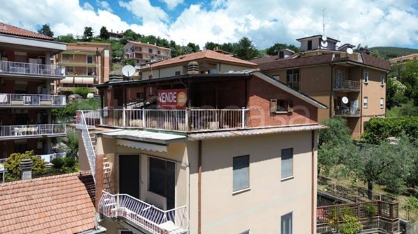 appartamento in vendita a Poggio Mirteto in zona San Valentino