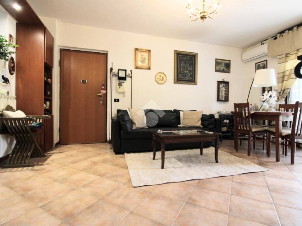 appartamento in vendita a Poggio Mirteto in zona San Valentino