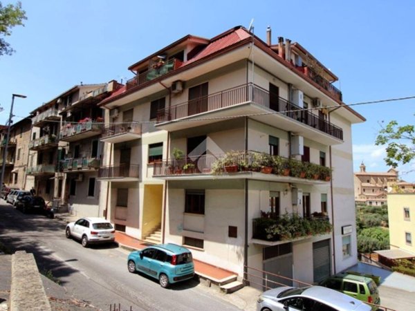 appartamento in vendita a Poggio Mirteto in zona San Valentino