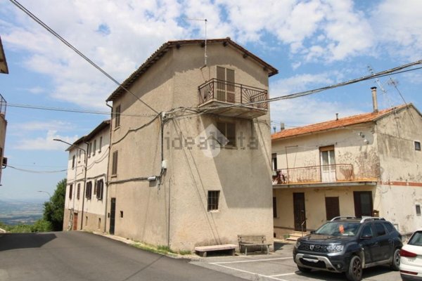 appartamento in vendita a Poggio Mirteto in zona San Valentino