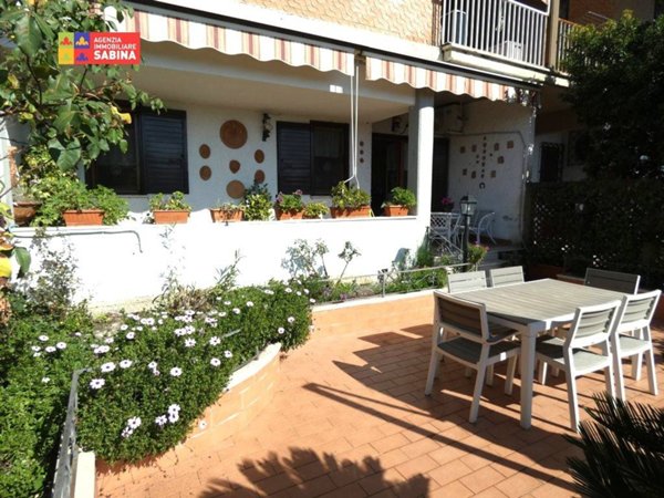 casa indipendente in vendita a Poggio Mirteto in zona Poggio Mirteto Scalo