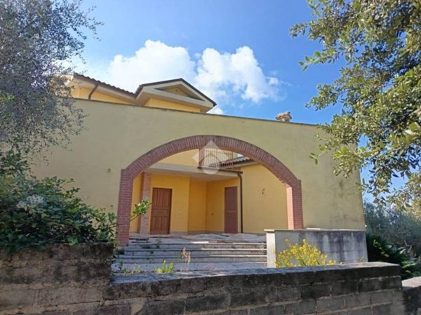 casa indipendente in vendita a Poggio Mirteto