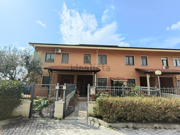 quadrivano in vendita a Poggio Mirteto